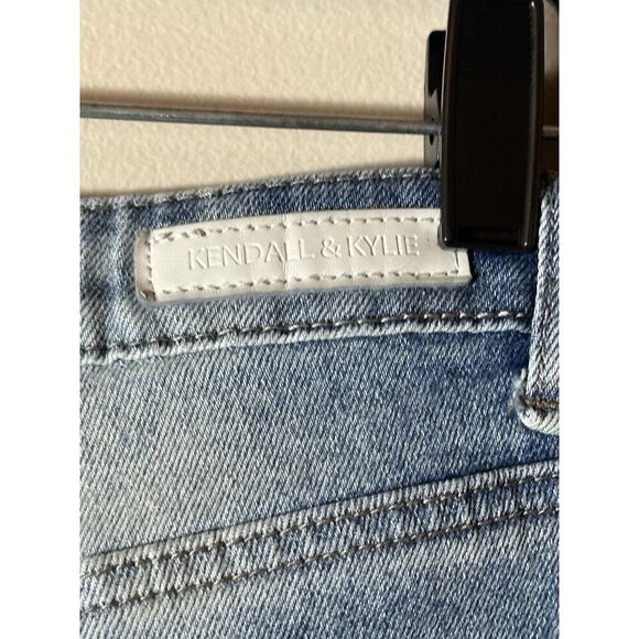 Kendall & Kylie Jeans Juniors 13 / 14 Blue Light Wash Distressed Straight Y2K - Picture 7 of 11